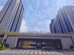 <b>很大程度上得益于其外墙材料的精挑细</b>